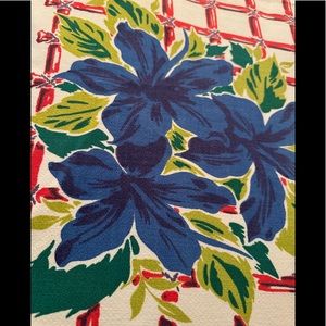 AMAZING VINTAGE Colorful Printed Cotton Tablecloth… Spring Flowers